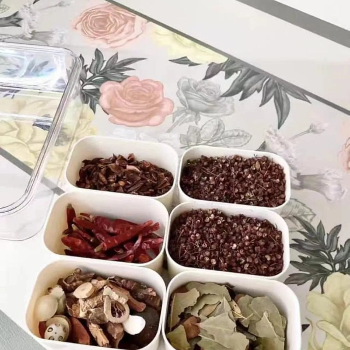 6 division snackle box