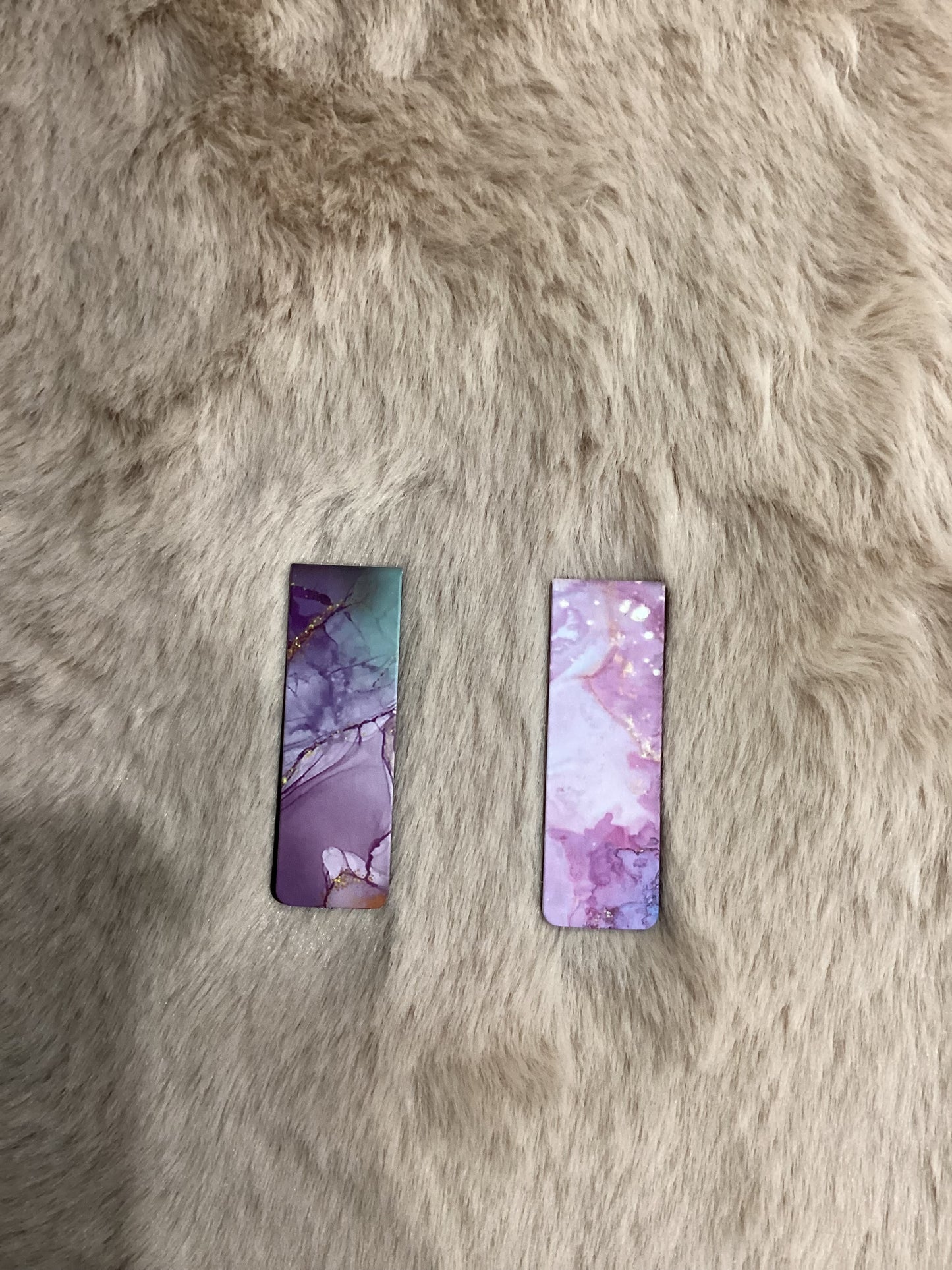 Magnetic bookmarks (1)